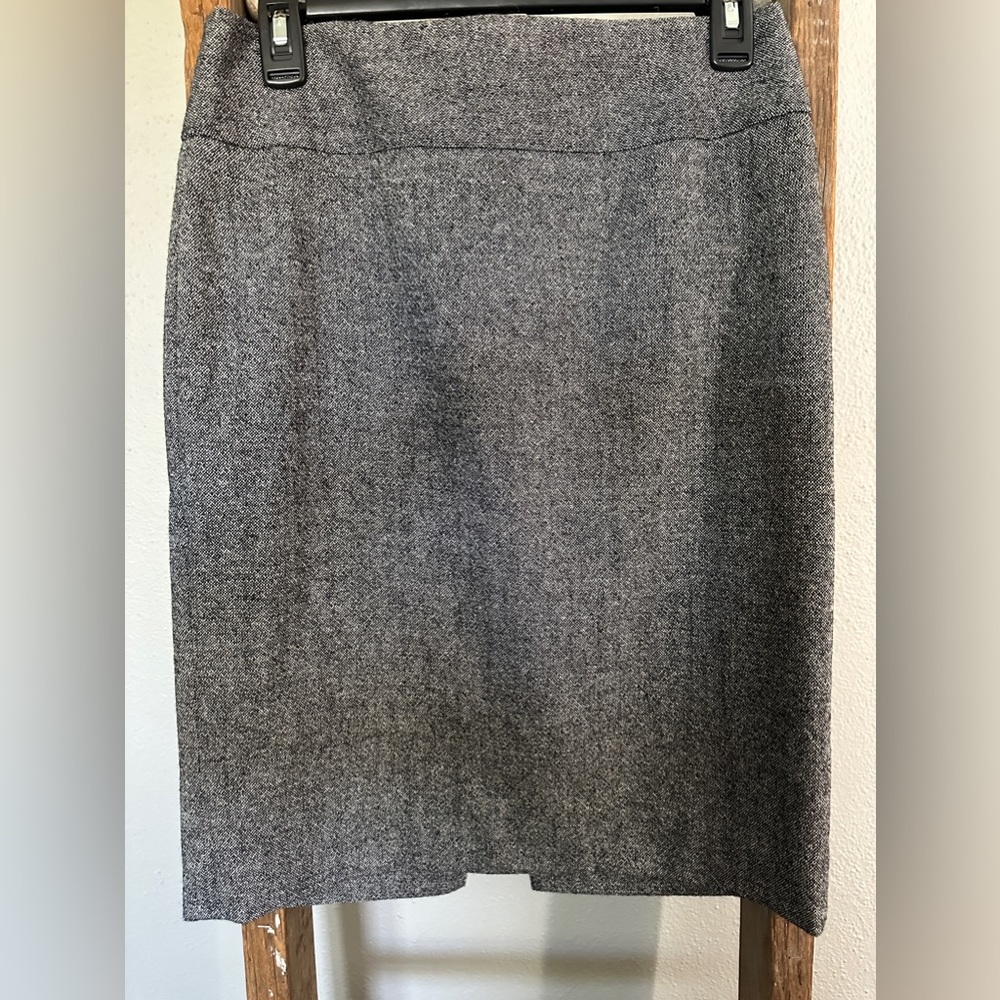Banana Republic Zip Back Tweed Pencil Skirt